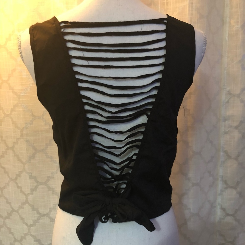 Cut out back cropped tank
